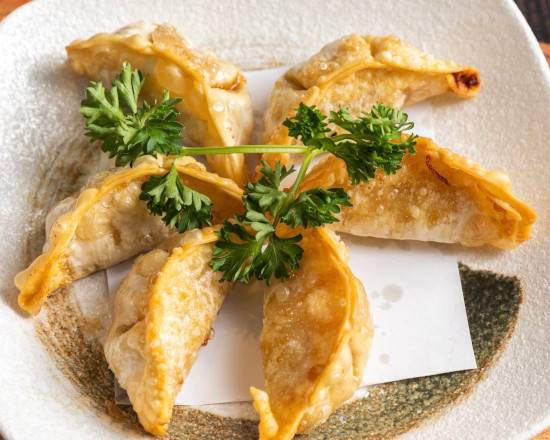 Deep Fried Dumpling (6 pcs) 炸餃子